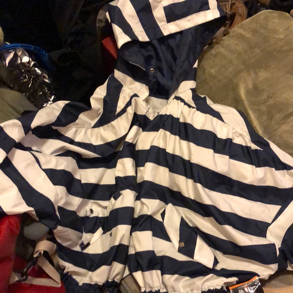 Woman’s Zara windbreaker XL